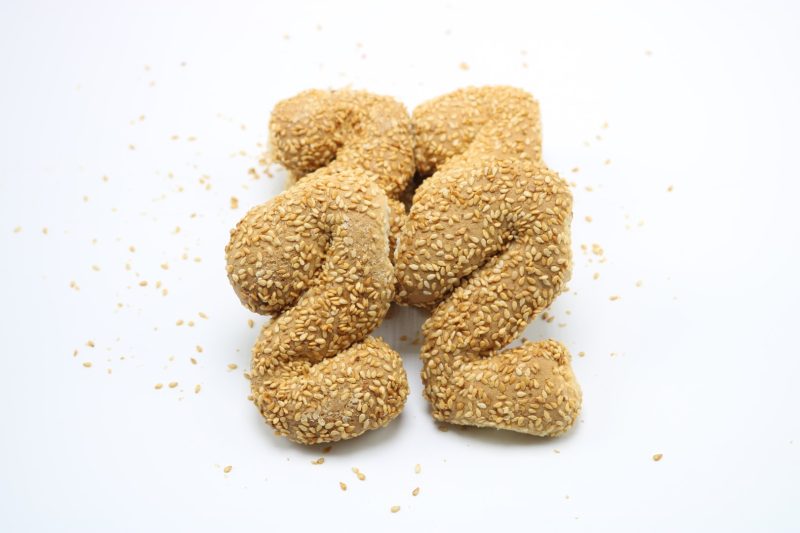hassoon-bakery-s-shape-sesame-cookies