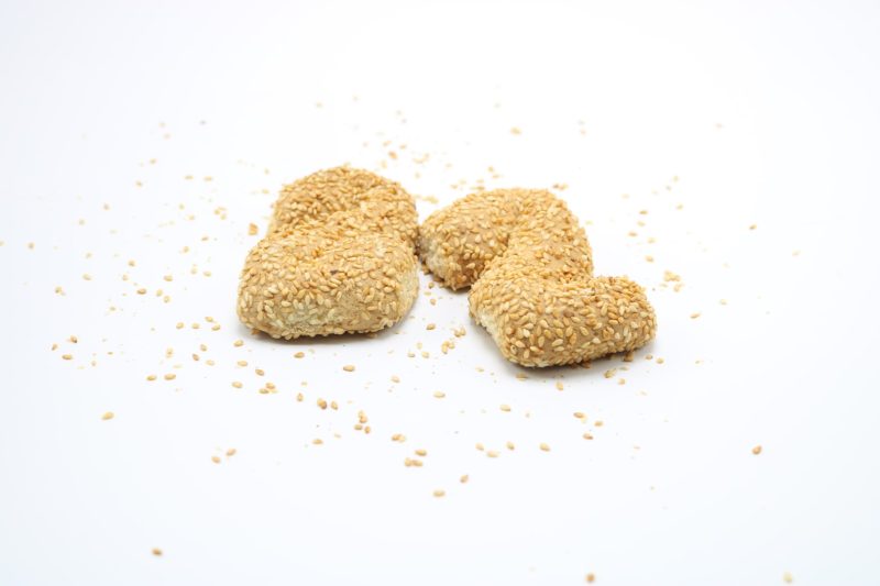 hassoon-bakery-s-shape-sesame-cookies